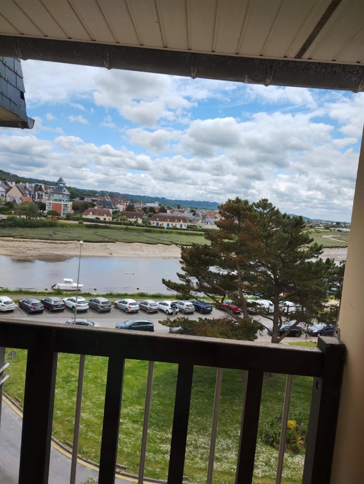 Appartement Vu Sur Mer Кабур Екстериор снимка